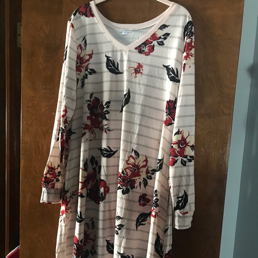 Lularoe long sleeved dress